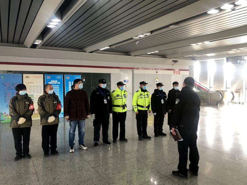 安保公司花橋軌道安檢中隊(duì)開展反恐演練活動(dòng) (1).png